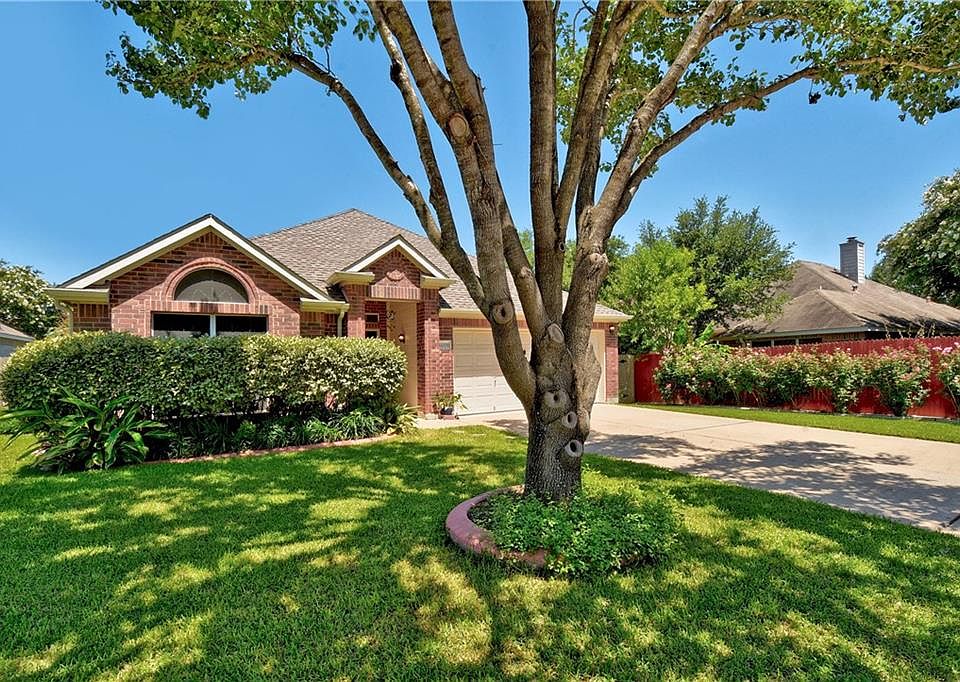 1st image of 11009 Jockey Bluff Dr