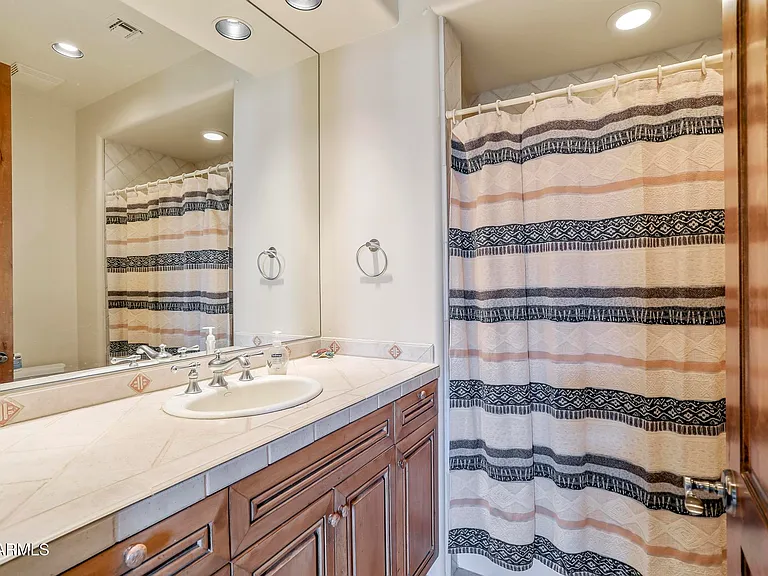 804 N Grapevine Dr — Photo 30