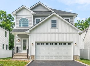 21 Maple Ave, Morris Plains, NJ 07950