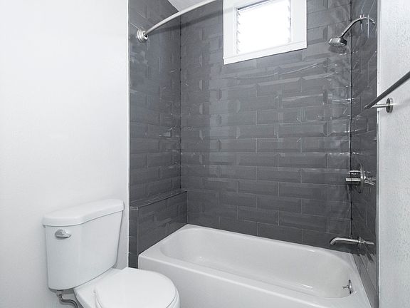 4th image of 3374 21st St