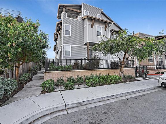 4th image of 4 Rosebud Ct