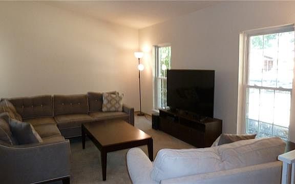 3rd image of 1316 Goodwin Dr