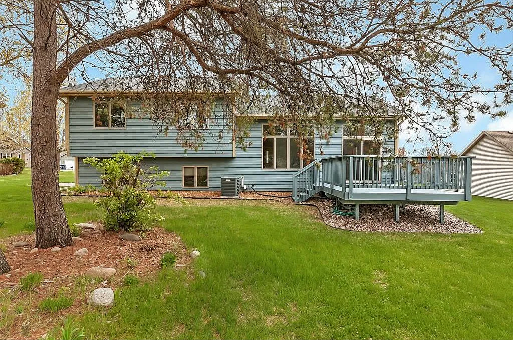4 bed, 2586 sqft, $2,500 — Photo 3