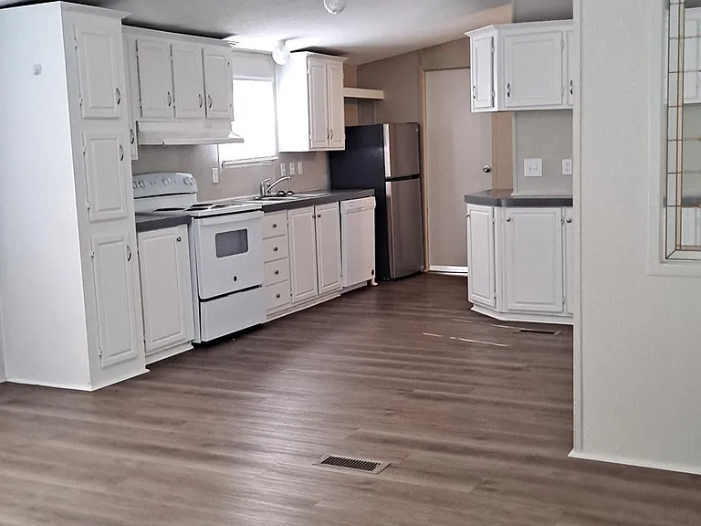 2000 S Burleson Blvd #14 — Photo 8