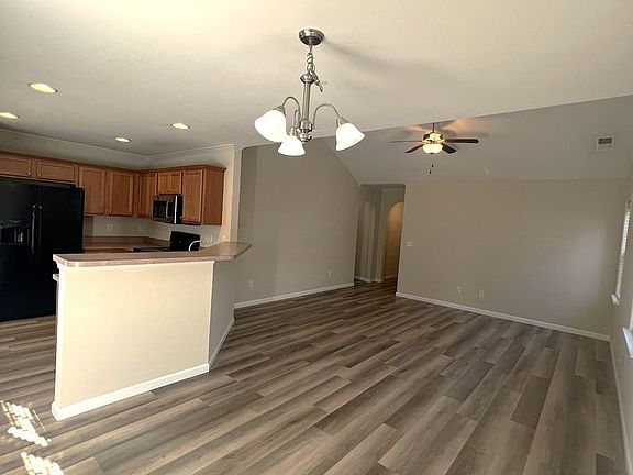 5th image of 2038 Southern Pine Dr