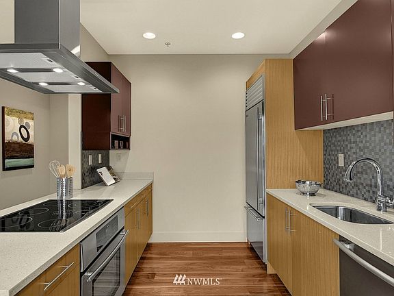 5th image of 500 5th Avenue W #PH707