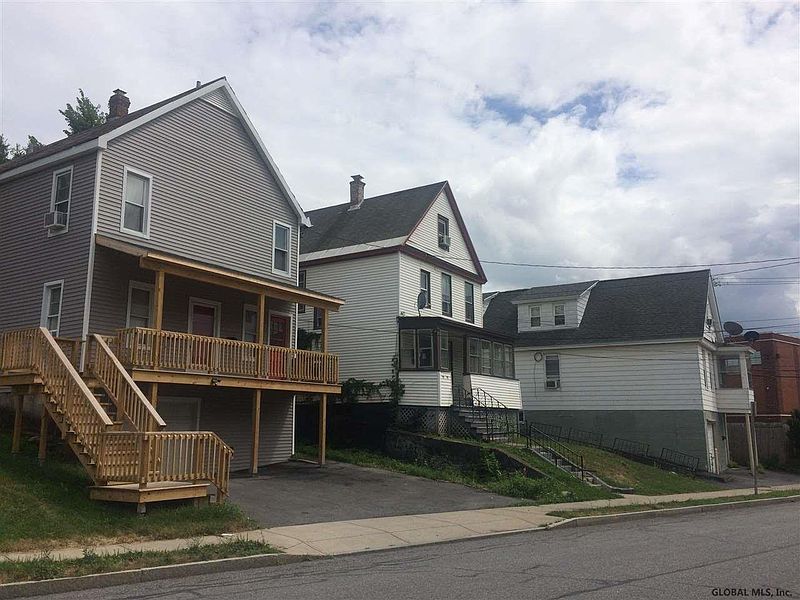 3rd image of 1810-1812 FOSTER Avenue