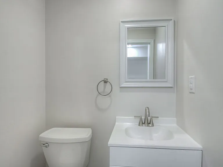 350 Beechcroft Rd #6 — Photo 4