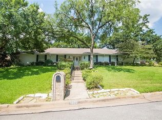 1205 Edgecliff Dr, Bedford, TX 76022