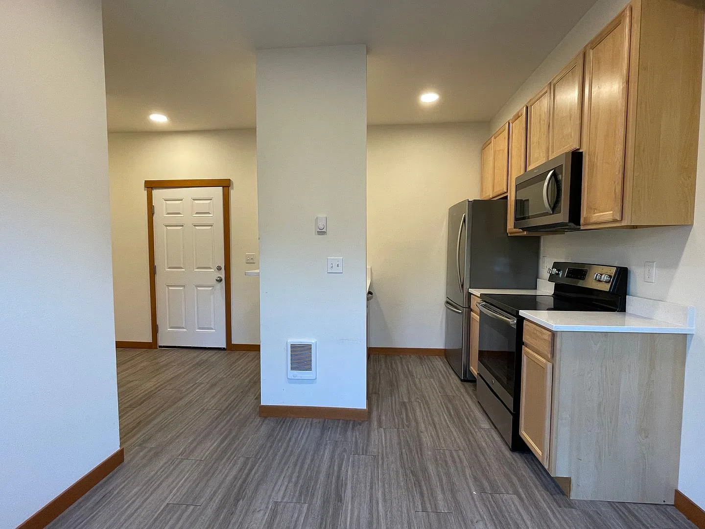 1111 N Forest St — Photo 3