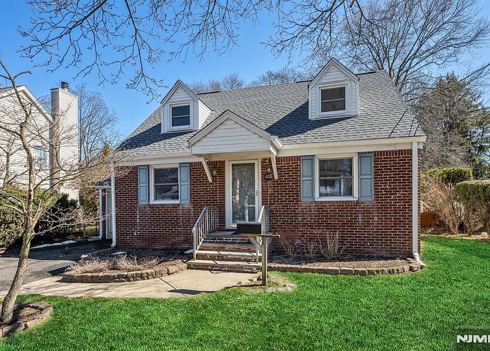 1st image of 451 Central Park Dr