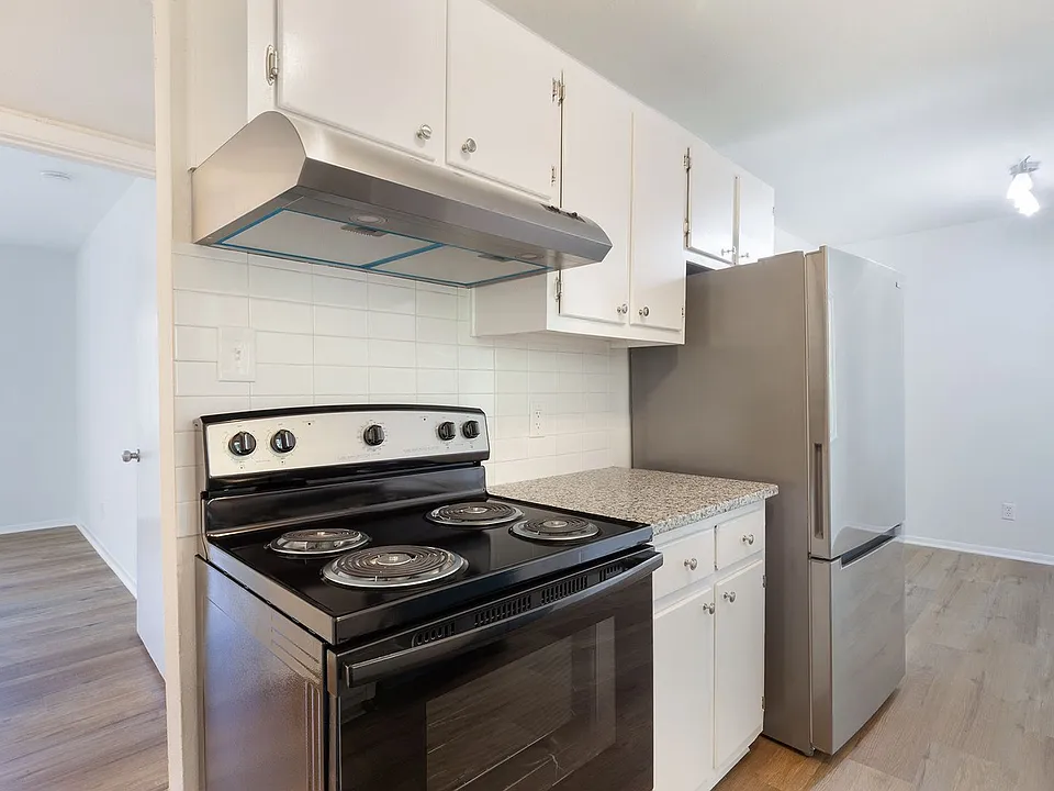 641 Powder Springs St SE #8