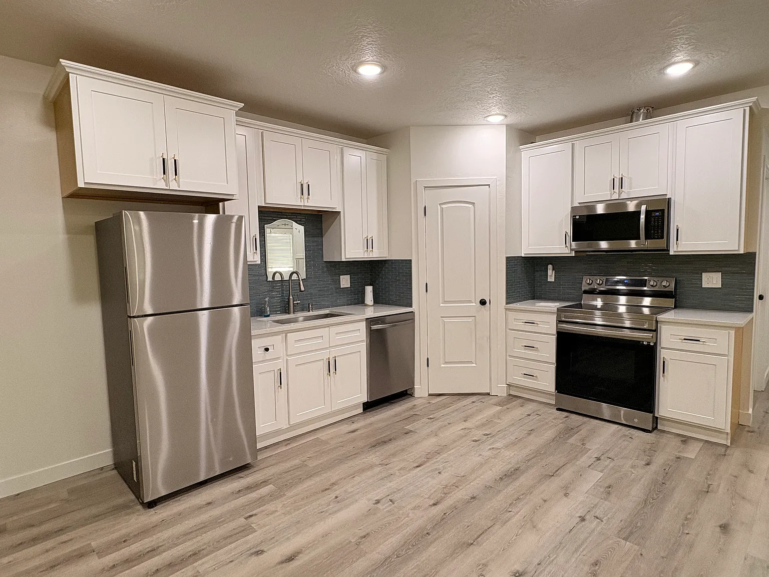 1 bed, 985 sqft, $1,499 — Photo 2