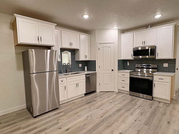 2nd image of 1567 W Sparta Way #Basement