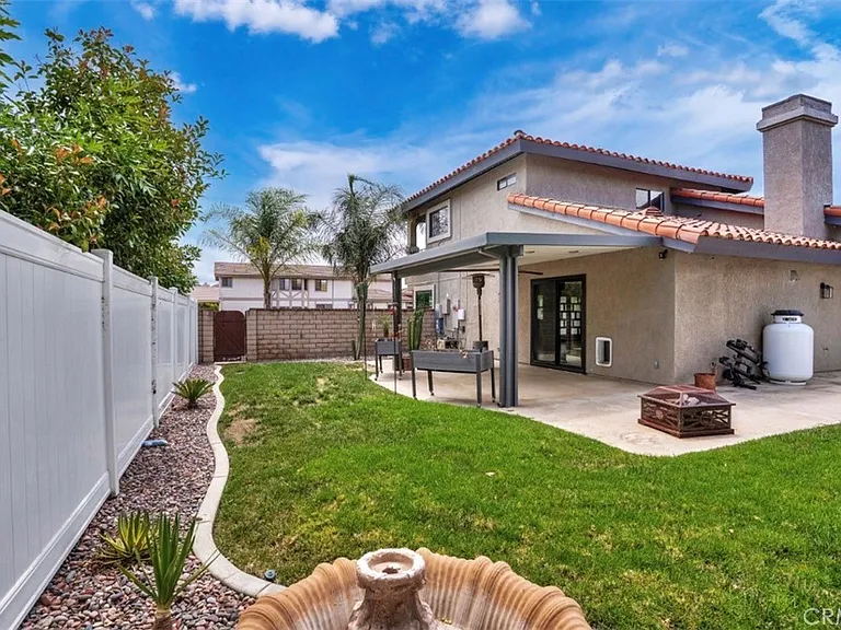 24050 Canyon Lake Dr N — Photo 37