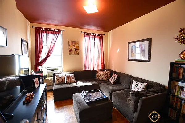 Rented by Your Vanity Realty | media 8