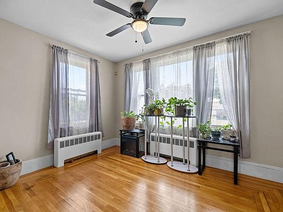 3rd image of 310 Langdon St