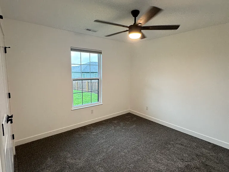 4680 Treaty Dr — Photo 20