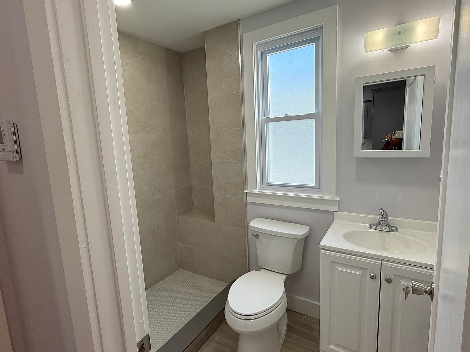 3 bed, 1000 sqft, $3,000 — Photo 3