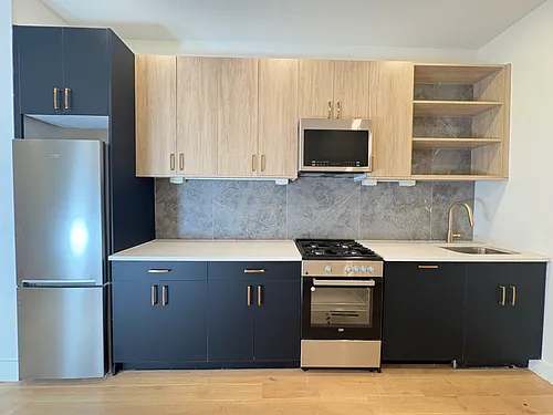 52 Grace St #1L Photo 1