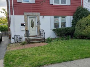 81 Graywood Rd FLOOR 1, Pt Washington, NY 11050