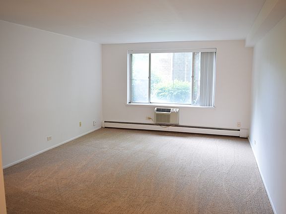 4th image of 1880 Bonnie Ln APT 107