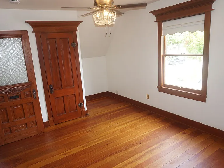 191 N Grand St — Photo 15