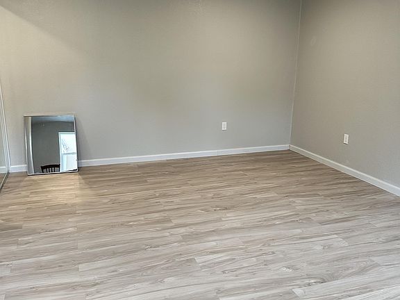 3rd image of 475 Fortuna Ave