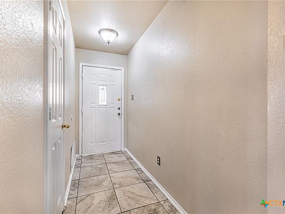 5th image of 1402 Saddle Dr