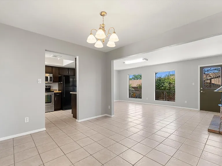 642 Sunrise Blvd — Photo 7