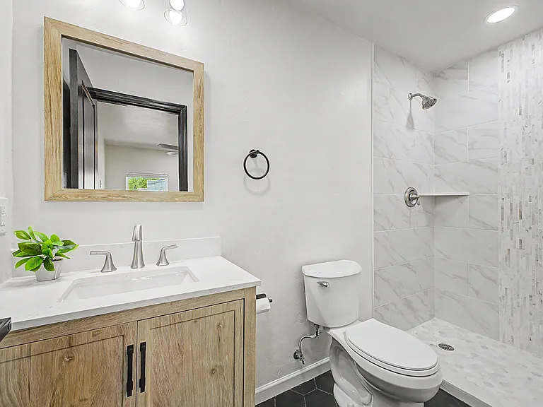 2249 E Silver St — Photo 3