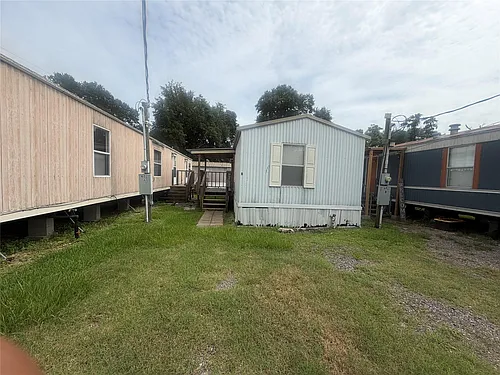 601 Clear Lake Rd #B Photo 1