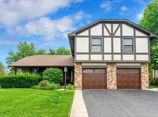 1009 Georgia Dr, Elk Grove Village, IL 60007