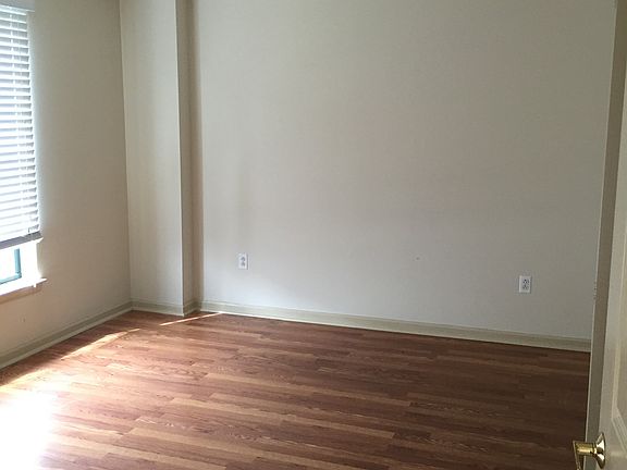 Master bedroom (1)