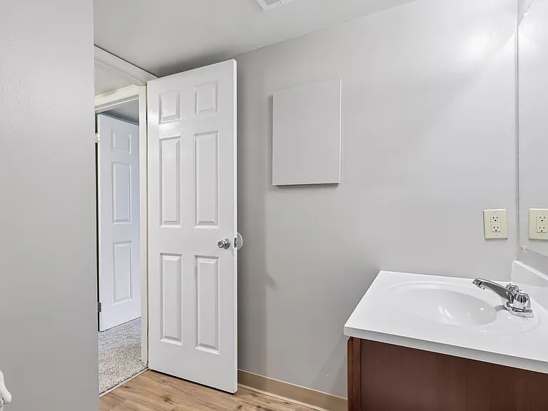 Forest Apartments — Photo 20