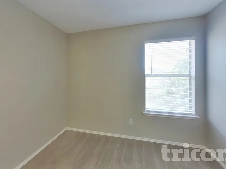 813 Indigo Ter — Photo 9