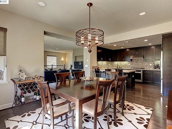 4th image of 582 Heligan Ln Unit 1