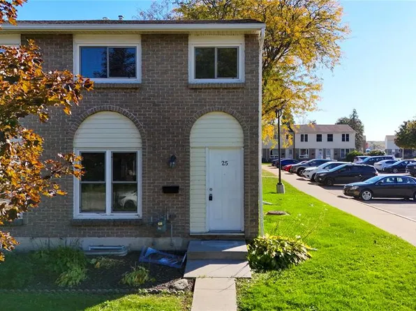 27 Turner Dr #25, Sarnia, ON N7S 4R9
