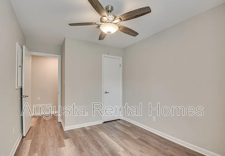 1402 Johns Rd #B — Photo 24
