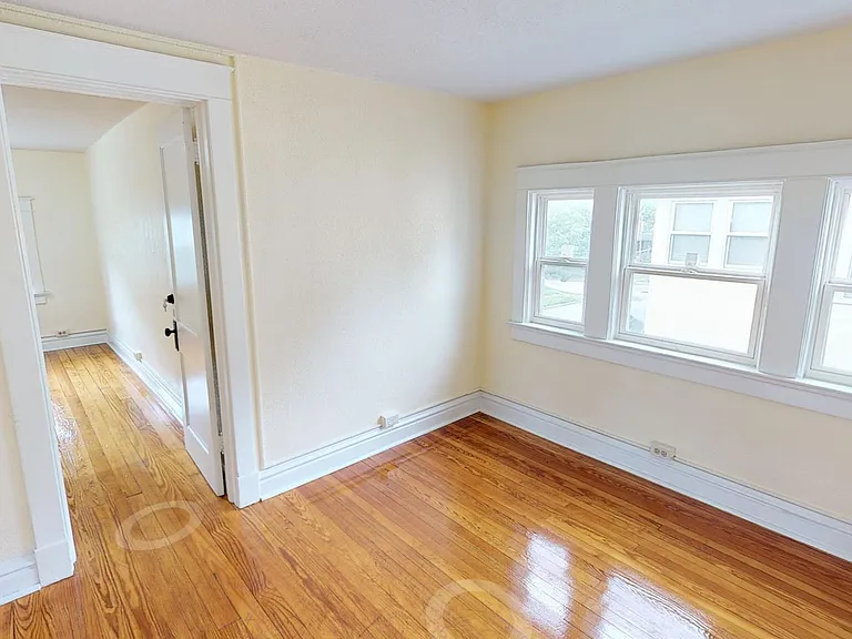 3344 Wyandotte St — Photo 16