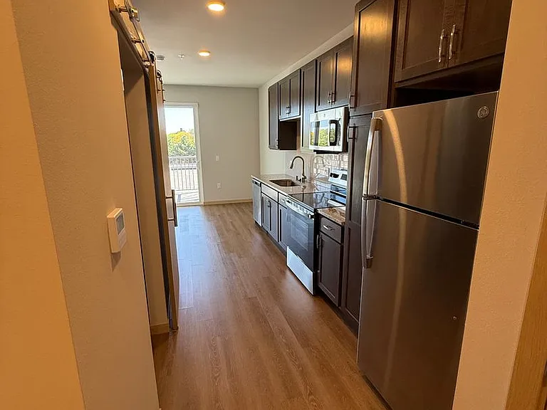 Mira Apartments — Photo 27