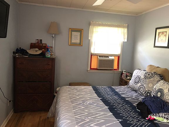 5th image of 50 Phillips Ln