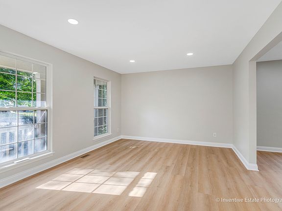 5th image of 357 Wedgewood Cir