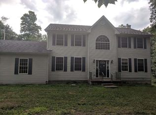 194 N Putt Corners Rd, New Paltz, NY 12561