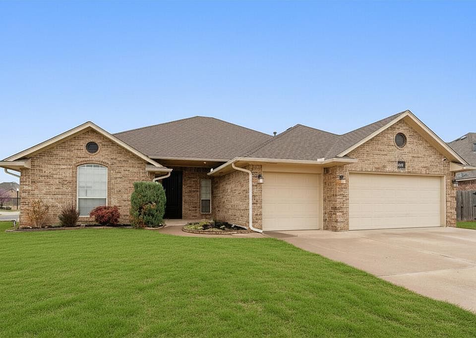1st image of 2348 Chadwick Dr