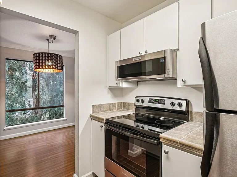 300 N Civic Dr #403 — Photo 13