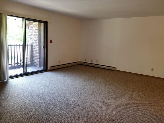5th image of 927 Churchill St #8