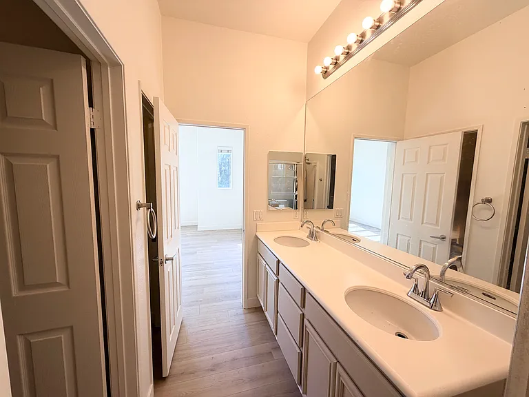 Primary Bedroom Ensuite Bath