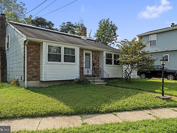 3rd image of 116 Lake Dr