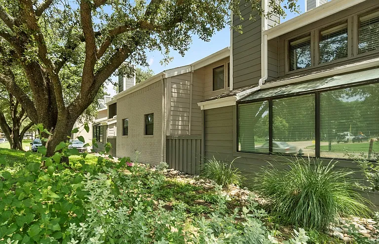 Huntington Meadows — Photo 16